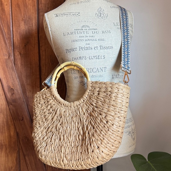 Haute Hippie Natural Straw Tote with Bamboo Handles and Blue Patterned Strap NWT - Picture 3 of 6